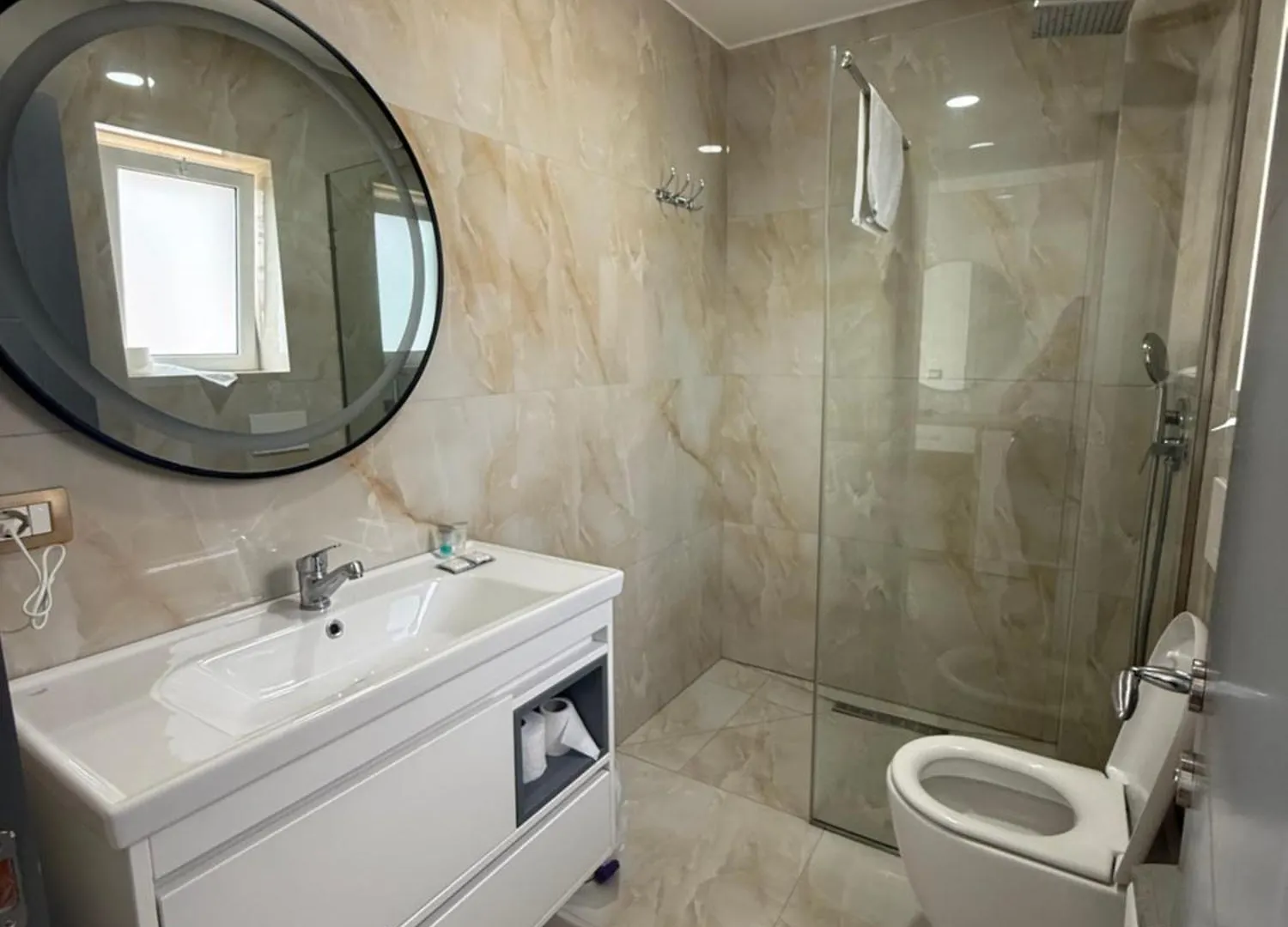 Apartment Hotel Leodori 1 Shengjin